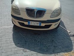 Usata 2005 Lancia Ypsilon Due volumi | 1800 € (Buon prezzo)