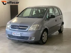 Argento Usata 2005 Opel Meriva Monovolume | 1400 € (Buon prezzo)