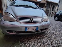 Grigio Usata 2003 Mercedes A140 Tre volumi | 1200 € (Buon prezzo)