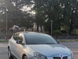 Grigio Usata 2009 Lancia Delta Due volumi | 4000 € (Buon prezzo)