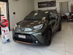 Verde scuro Usata 2022 Toyota Aygo Limited Due volumi | 15.900 € (Ottimo prezzo)