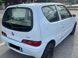 Blu/azzurro Usata 2009 Fiat 600 Anniversary Due volumi | 3400 € (Buon prezzo)
