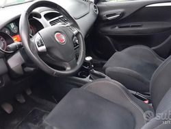 Blu Usata 2016 Fiat Punto Lounge Tre volumi | 5500 € (Molto cara)