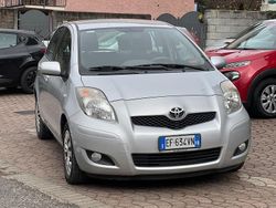 Argento Usata 2011 Toyota Yaris Tre volumi | 5500 € (Buon prezzo)