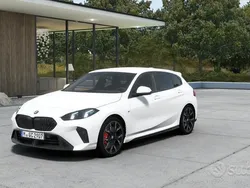 Alpin white pastello Nuova 2025 BMW 118 M Sport Due volumi | 40.500 € (Buon prezzo)
