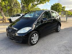 Nero Usata 2011 Mercedes A160 Tre volumi | 4600 € (Buon prezzo)