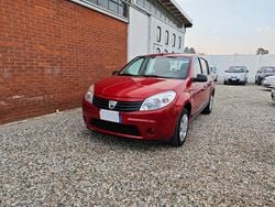 Rosso Usata 2011 Dacia Sandero Ambiance Tre volumi | 3400 € (Ottimo prezzo)