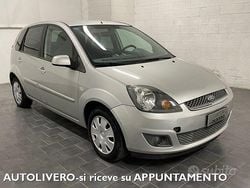Grigio Usata 2007 Ford Fiesta Due volumi | 2990 € (Buon prezzo)
