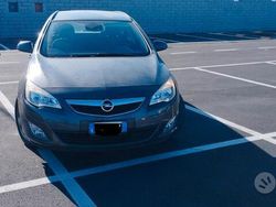 Grigio Usata 2011 Opel Astra Station wagon | 4000 € (Buon prezzo)