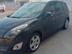 Nero Usata 2009 Renault Scénic III Monovolume | 4500 €