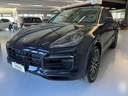 Blu/azzurro Usata 2023 Porsche Cayenne SUV | 82.800 € (Buon prezzo)