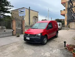 Rosso Usata 2015 VW Caddy Monovolume | 8490 € (Buon prezzo)