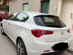 Bianco Usata 2012 Alfa Romeo Giulietta Due volumi | 3800 € (Ottimo prezzo)