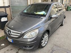 Grigio Usata 2009 Mercedes B200 Monovolume | 1600 €
