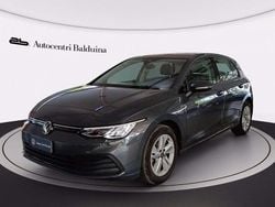 Dolphin grey Usata 2022 VW Golf VIII Life Tre volumi | 20.700 € (Buon prezzo)