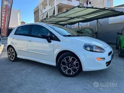 Bianco Usata 2013 Fiat Punto Racing Due volumi | 5999 € (Buon prezzo)