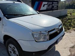 Bianco Usata 2012 Dacia Duster Tre volumi | 4450 € (Buon prezzo)