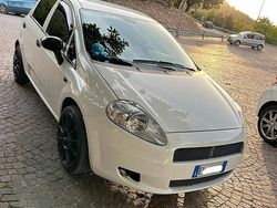 Bianco Usata 2010 Fiat Grande Punto Due volumi | 4500 € (Buon prezzo)