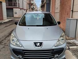 Grigio Usata 2007 Peugeot 307 Tre volumi | 3000 € (Molto cara)