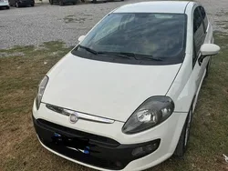 Usata 2010 Fiat Punto Due volumi | 2700 € (Buon prezzo)