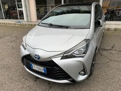Argento Usata 2019 Toyota Yaris Hybrid Style Tre volumi | 13.500 € (Ottimo prezzo)