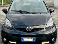 Nero Usata 2012 Toyota Aygo Due volumi | 4900 € (Ottimo prezzo)