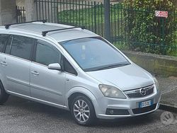 Grigio Usata 2006 Opel Zafira Edition Monovolume | 2650 € (Buon prezzo)