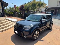 Bicolor con tettino bianco Usata 2015 Kia Soul SUV | 11.499 € (Cara)