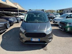 Grigio Usata 2018 Ford Tourneo Courier Monovolume | 8700 € (Super prezzo)
