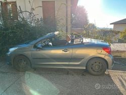 Grigio Usata 2008 Peugeot 207 CC Cabrio | 2500 € (Ottimo prezzo)