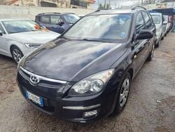 Nero Usata 2010 Hyundai i30 Comfort Station wagon | 2800 € (Buon prezzo)