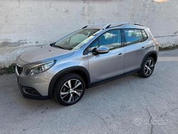 Grigio Usata 2017 Peugeot 2008 Allure SUV | 10.890 € (Cara)