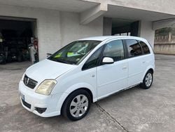 Bianco Usata 2006 Opel Meriva Cosmo Monovolume | 990 € (Buon prezzo)