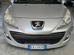 Grigio Usata 2010 Peugeot 207 Tre volumi | 3200 € (Ottimo prezzo)