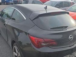 Nero Usata 2012 Opel Astra GTC Coupé | 4000 €
