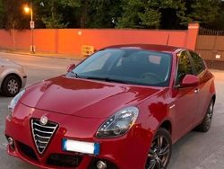 Rosso Usata 2014 Alfa Romeo Giulietta Tre volumi | 6500 € (Ottimo prezzo)