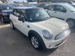 Bianco Usata 2010 Mini Cooper Due volumi | 3990 € (Buon prezzo)