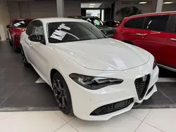 Bianco Nuova 2024 Alfa Romeo Giulia Tre volumi | 46.900 € (Ottimo prezzo)