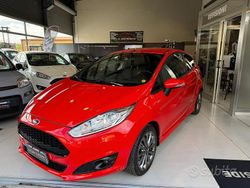 Rosso Usata 2017 Ford Fiesta ST-Line Tre volumi | 9800 € (Buon prezzo)