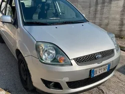 Usata 2007 Ford Fiesta Due volumi | 3500 € (Molto cara)