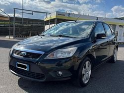 Nero Usata 2008 Ford Focus Tre volumi | 1800 € (Buon prezzo)