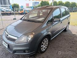 Grigio Usata 2007 Opel Zafira Monovolume | 2900 € (Buon prezzo)