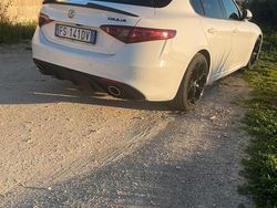 Bianco Usata 2018 Alfa Romeo Giulia Tre volumi | 16.000 € (Buon prezzo)