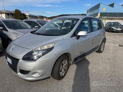 Grigio Usata 2009 Renault Scénic III Monovolume | 6800 € (Molto cara)