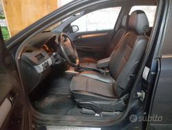Grigio Usata 2007 Opel Astra Cosmo Tre volumi | 3300 € (Cara)