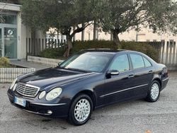 Blu Usata 2005 Mercedes E220 Elegance Tre volumi | 700 € (Super prezzo)
