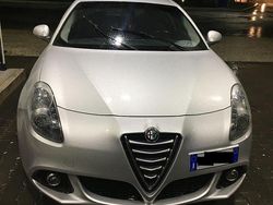 Argento Usata 2016 Alfa Romeo Giulietta Business Tre volumi | 13.000 € (Cara)