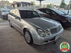 Argento Usata 2004 Mercedes E220 Elegance Station wagon | 1900 €