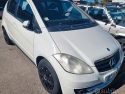 Usata 2010 Mercedes A160 Elegance Tre volumi | 3500 € (Super prezzo)