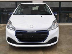 Bianco Usata 2017 Peugeot 208 Active Due volumi | 7200 € (Buon prezzo)